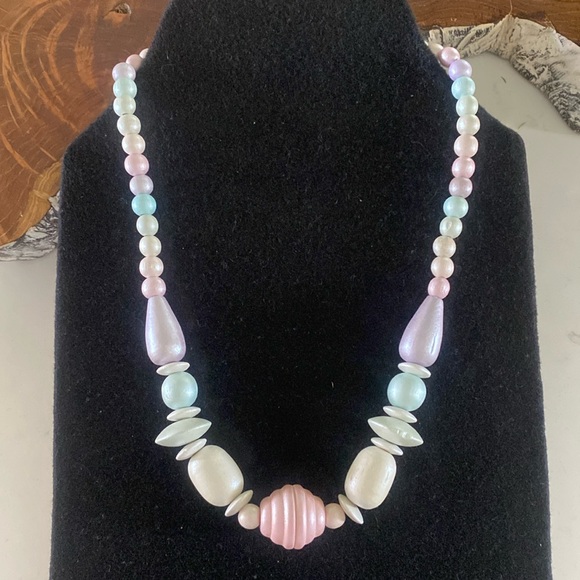Vintage Pastels Painted Wooden Beaded Necklace. Made in Taiwan FINAL PRICE DROP - Picture 1 of 4
